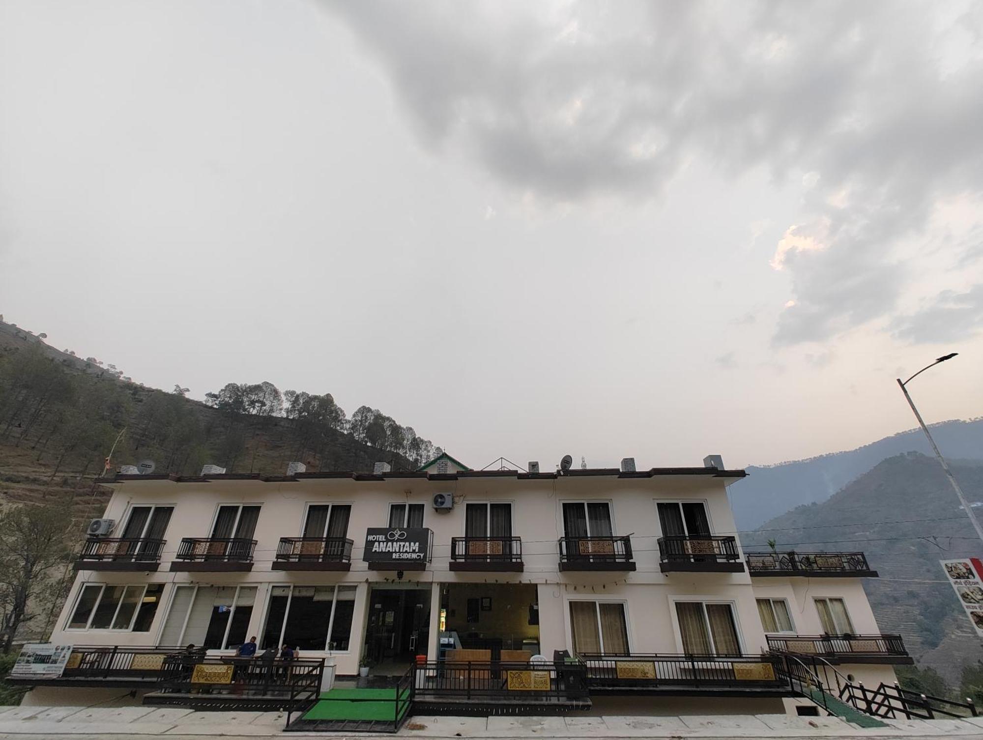 Hotel Anantam Residency Uttarkāshi Zewnętrze zdjęcie