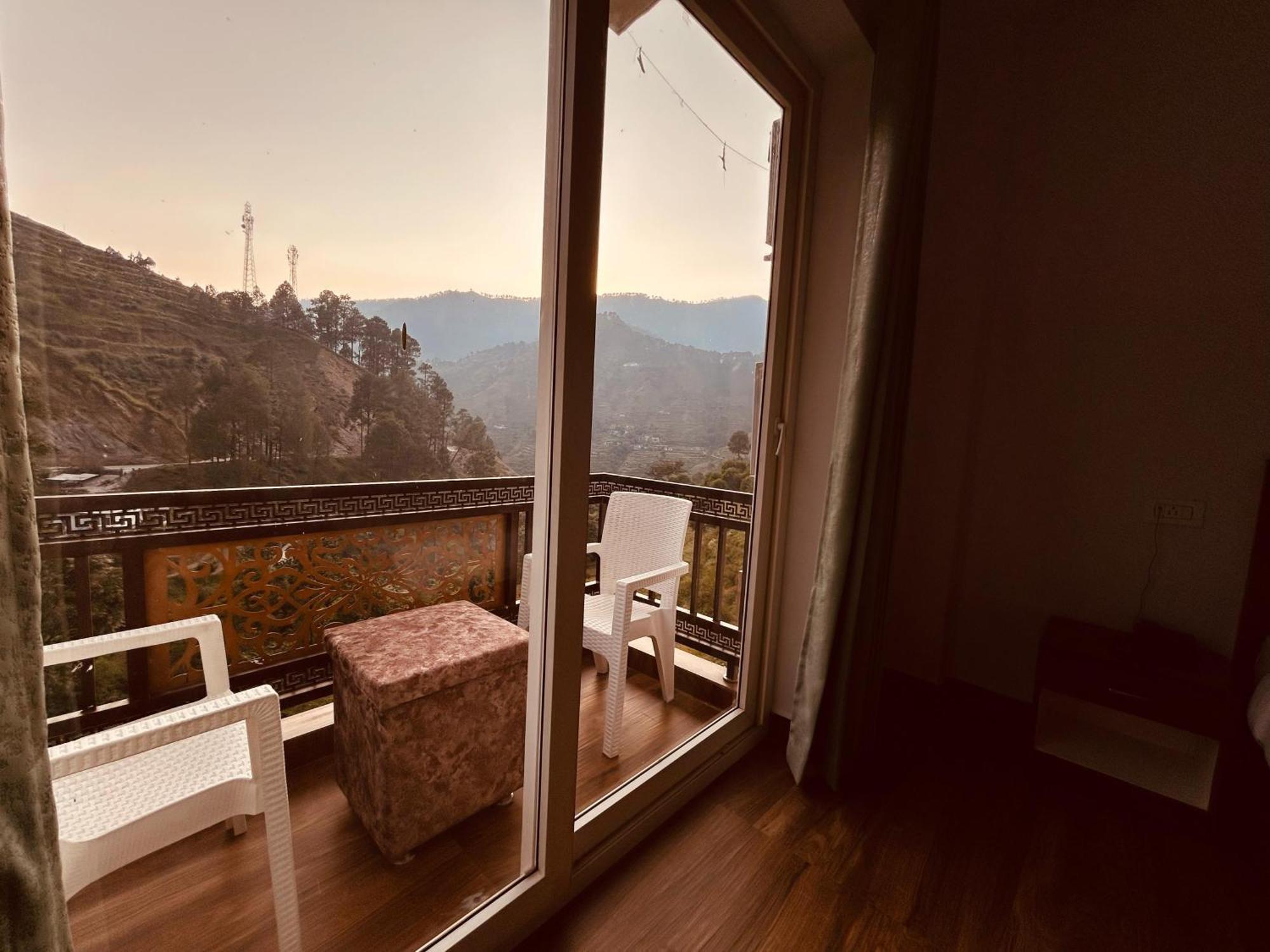 Hotel Anantam Residency Uttarkāshi Zewnętrze zdjęcie